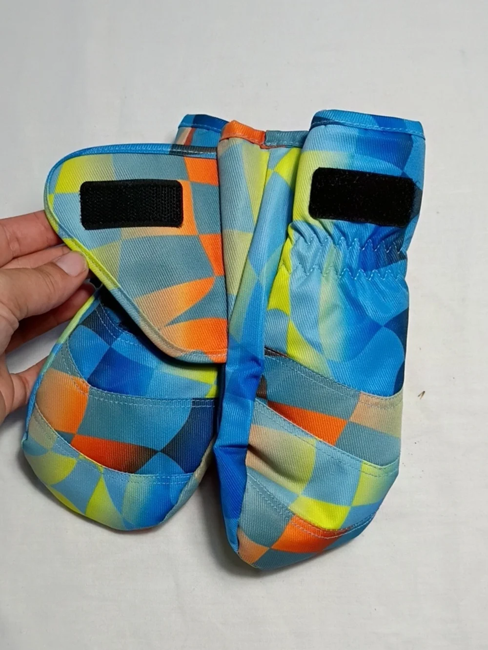 NWT Boulder Gear Toddler Boys Medium Flurry Summer Camp Mittens Winter